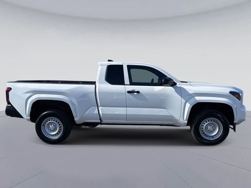 Used 2025 Toyota Tacoma SR image 2
