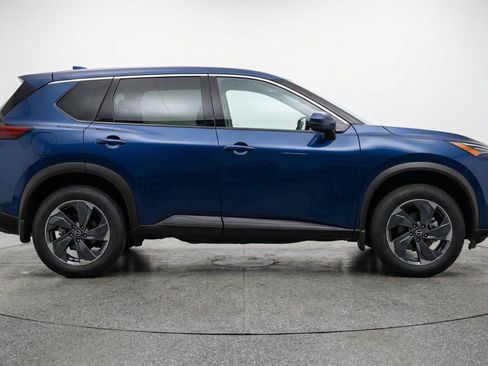 Used 2025 Nissan Rogue SV FWD image 11