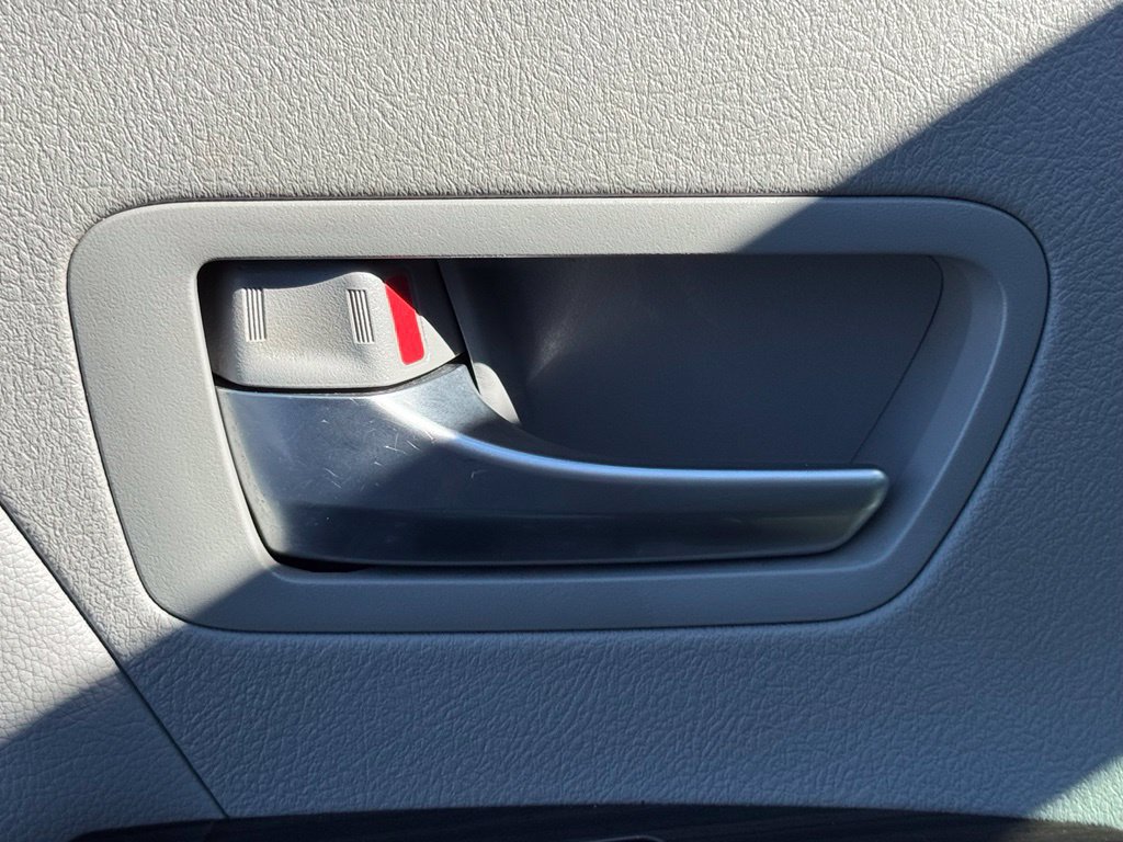 Used 2017 Toyota Sienna XLE Premium FWD image 18