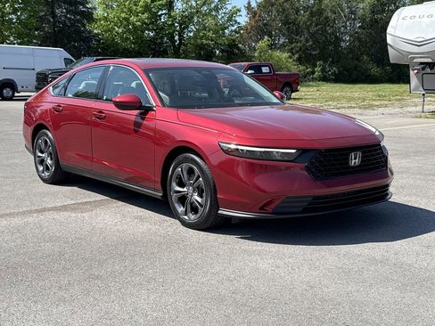 Used 2023 Honda Accord EX image 1