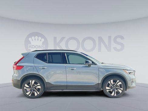 Certified 2023 Volvo XC40 B5 Plus w/ Climate Package AWD/4WD image 4