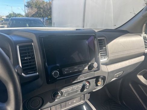 Used 2022 Nissan Frontier SV image 21