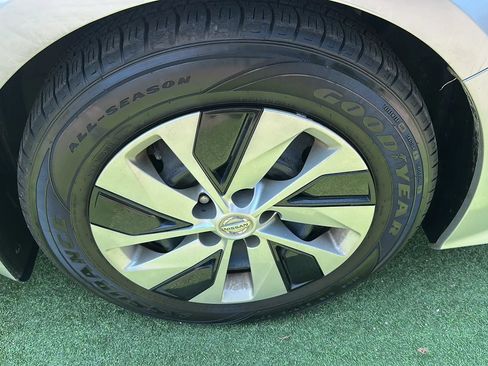 Used 2020 Nissan Altima 2.5 S FWD image 23