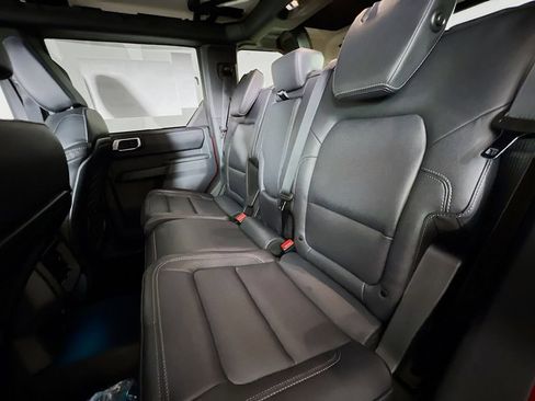 New 2025 Ford Bronco Badlands image 28