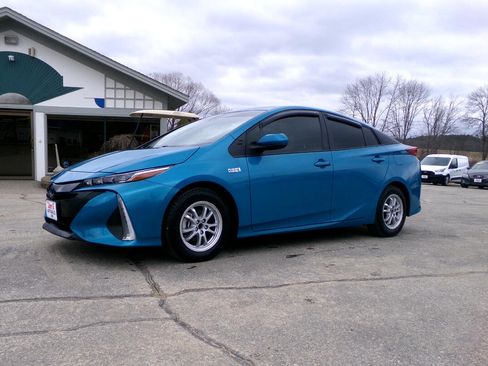 Used 2022 Toyota Prius Prime Limited image 9