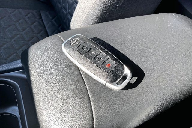 Used 2026 Nissan Kicks SV FWD image 32