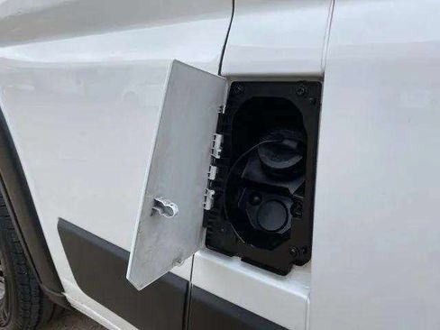 Used 2025 RAM ProMaster 2500 w/ Convenience Group FWD image 86