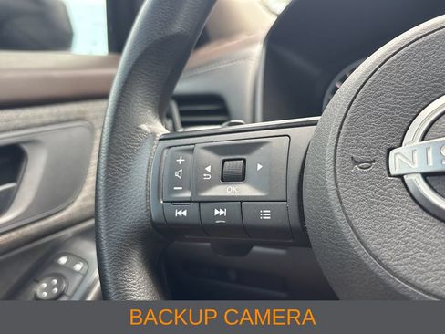 Used 2023 Nissan Rogue S FWD image 7