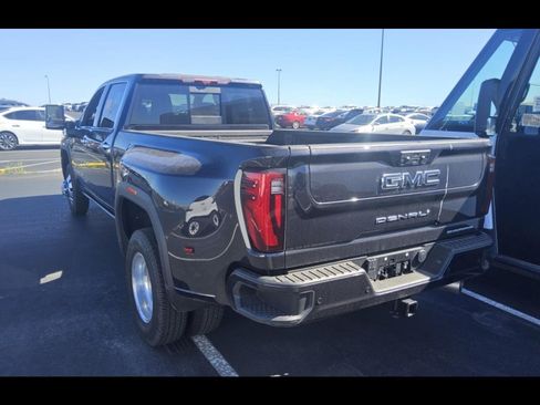 Used 2025 GMC Sierra 3500 Denali Ultimate AWD/4WD image 5