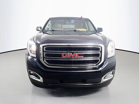 Used 2017 GMC Yukon SLT RWD image 2