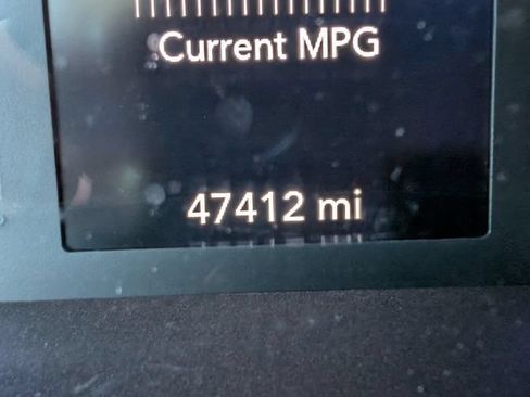 Used 2020 Chrysler Voyager Lxi FWD image 11