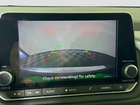 Used 2024 Nissan Rogue SV FWD image 19