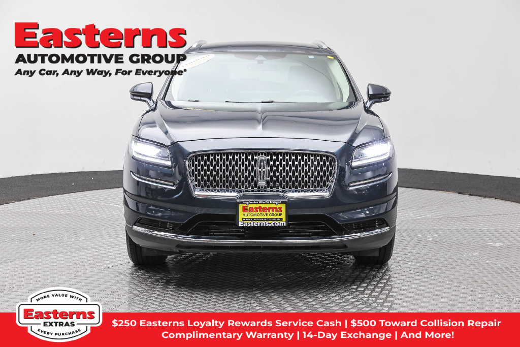 Used 2023 Lincoln Nautilus AWD image 3