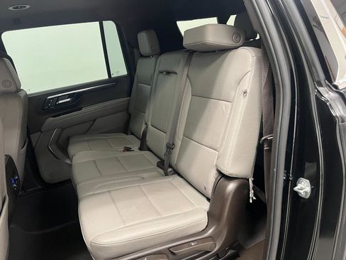 Used 2025 Chevrolet Suburban LT image 28