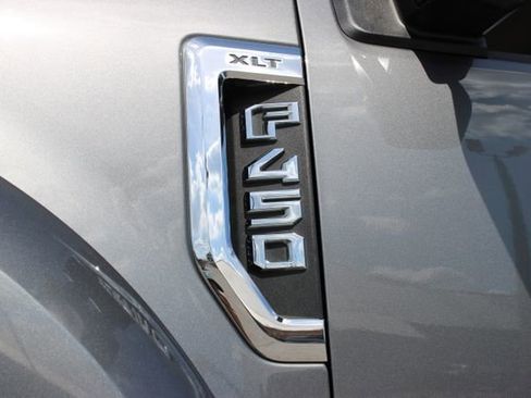 Used 2022 Ford F450 XLT w/ FX4 Off-Road Package image 19