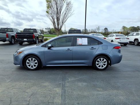 Used 2025 Toyota Corolla LE image 6