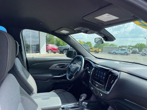 Used 2022 Chevrolet Traverse LT image 28