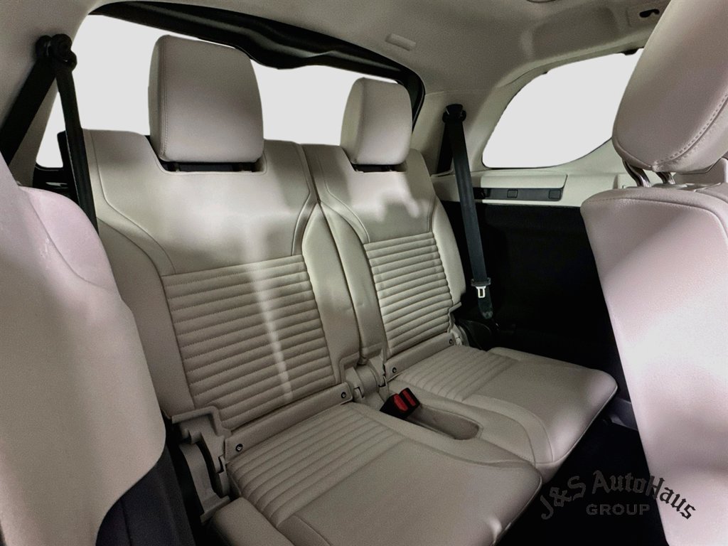 Used 2025 Land Rover Discovery S AWD/4WD image 35