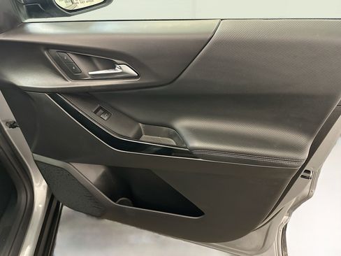 Used 2025 Chevrolet Equinox LT image 32