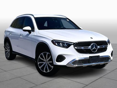 Used 2024 Mercedes-Benz GLC 300 image 3