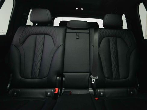Certified 2026 BMW X7 M60i AWD/4WD image 9