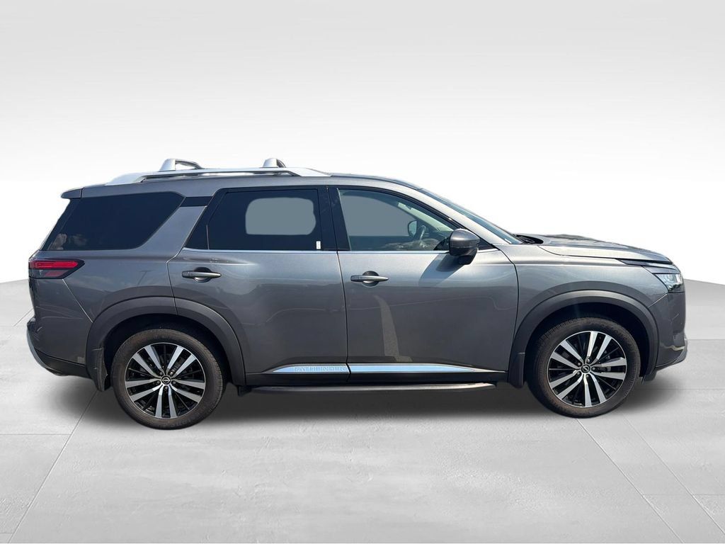 Used 2023 Nissan Pathfinder Platinum w/ Lighting Package (N93) AWD/4WD image 7