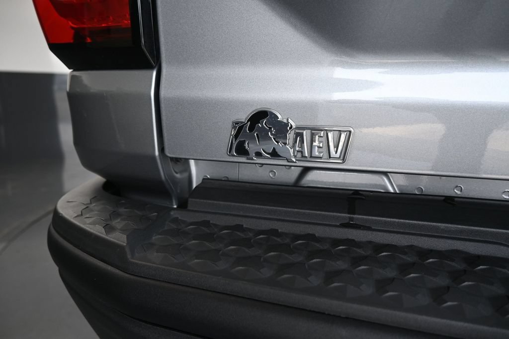 Used 2024 GMC Canyon AT4X w/ AT4X AEV Edition AWD/4WD image 21