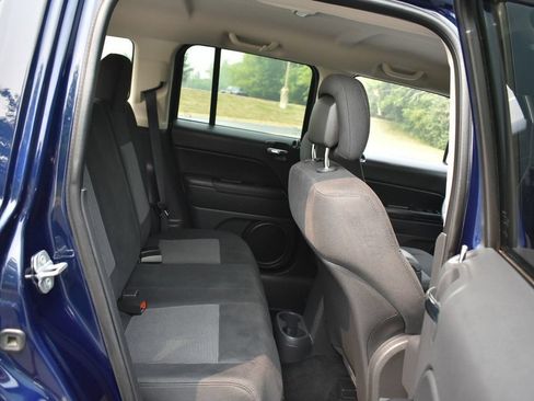 Used 2013 Jeep Patriot Latitude FWD image 30