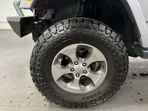 Used 2016 Jeep Wrangler Unlimited Sahara w/ Connectivity Group AWD/4WD image 31