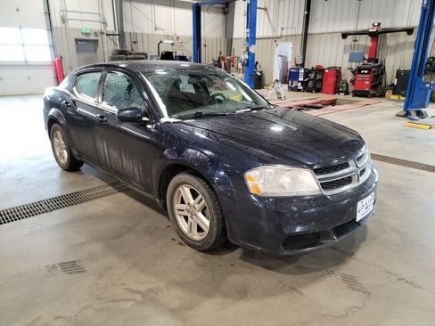 Used 2011 Dodge Avenger Mainstreet image 1
