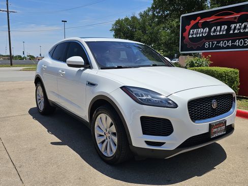 Used 2018 Jaguar E-PACE SE image 6