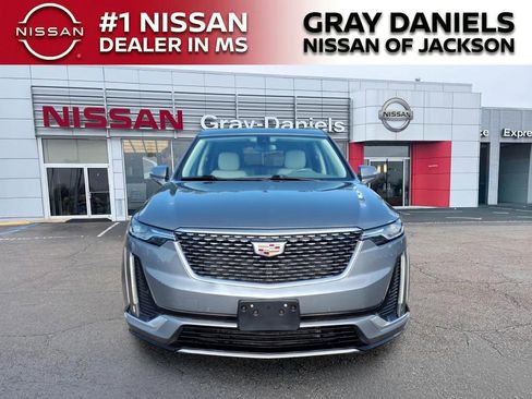 Used 2021 Cadillac XT6 Premium Luxury AWD/4WD image 2