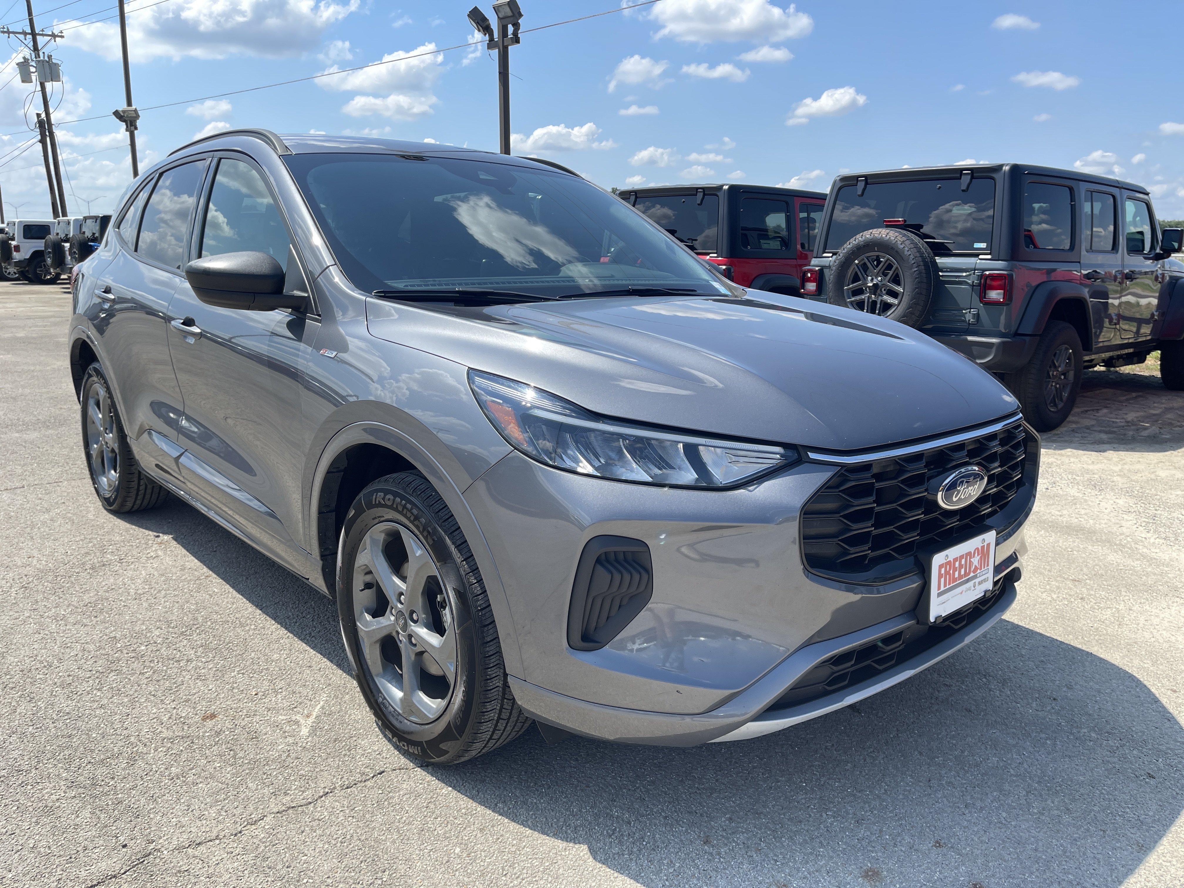 Used 2024 Ford Escape ST-Line AWD/4WD image 2