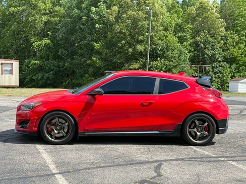 Used 2020 Hyundai Veloster N w/ Performance Package FWD image 5