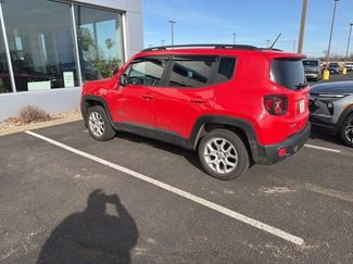 Used 2017 Jeep Renegade Latitude w/ Popular Equipment Group video 2
