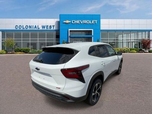 Used 2026 Chevrolet Trax RS w/ Sunroof Package FWD image 5