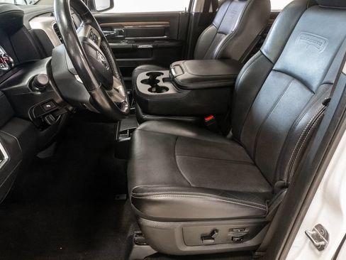 Used 2018 RAM 1500 Laramie w/ Convenience Group AWD/4WD image 12