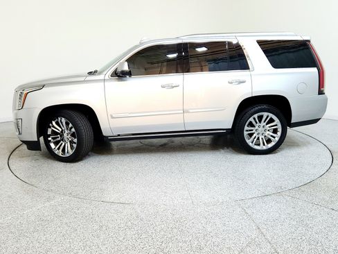 Used 2020 Cadillac Escalade Premium Luxury w/ LPO, Radiant Package image 12