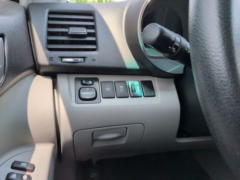 Used 2013 Toyota Highlander Plus FWD image 22