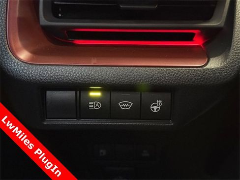 Used 2025 Toyota Prius Plug-In Hybrid image 28