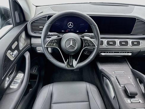 Certified 2026 Mercedes-Benz GLS 450 4MATIC image 10