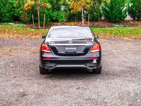 Used 2019 Mercedes-Benz E 300 4MATIC image 7