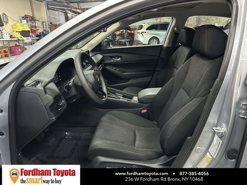 Used 2023 Honda Accord EX image 13