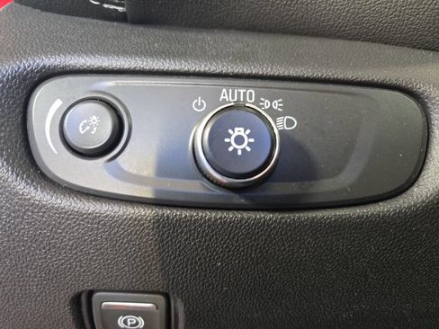 Used 2025 Chevrolet Blazer LT AWD/4WD image 28
