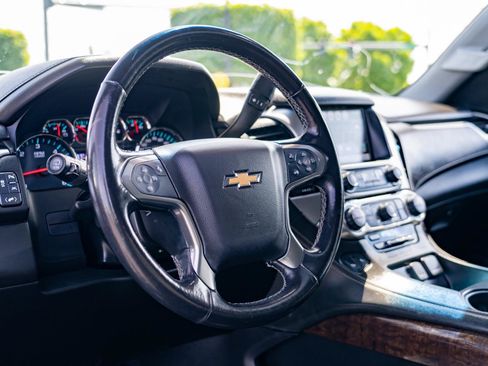 Used 2019 Chevrolet Suburban LT AWD/4WD image 15