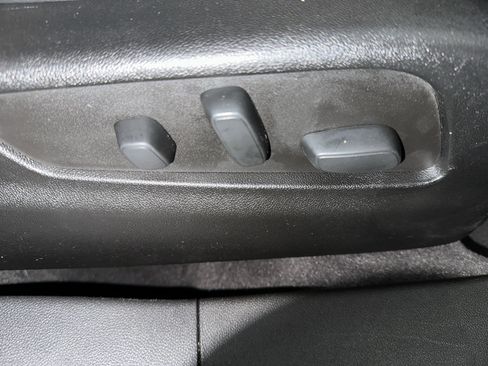 Used 2023 Cadillac XT4 Premium Luxury image 25