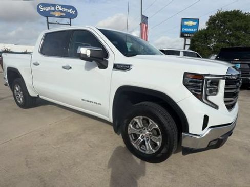 Used 2025 GMC Sierra 1500 SLT AWD/4WD image 2