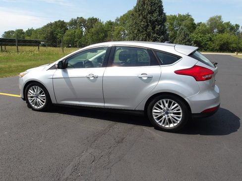 Used 2015 Ford Focus Titanium FWD image 12