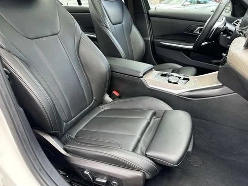 Used 2025 BMW 330i xDrive Sedan AWD/4WD image 27