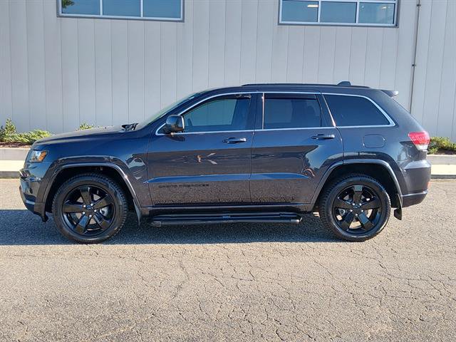 Used 2015 Jeep Grand Cherokee Altitude AWD/4WD image 5